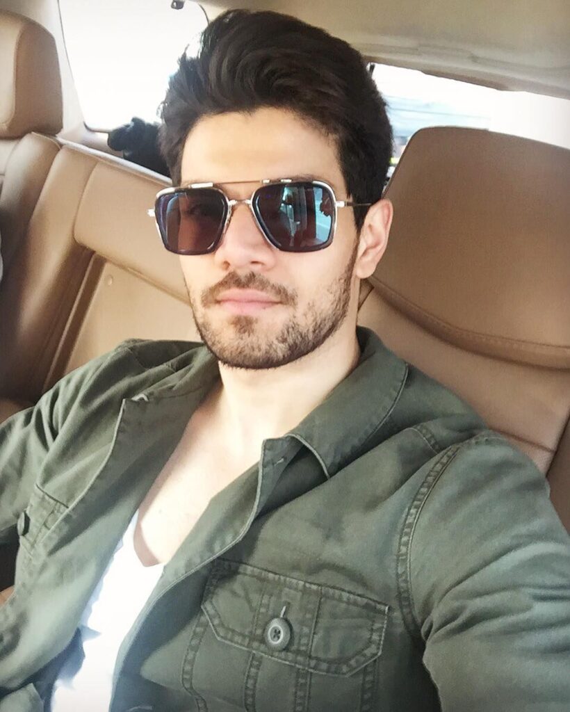 Sooraj Pancholi Bio,Networth,Age,Height, Weight, Biography, Wiki ...