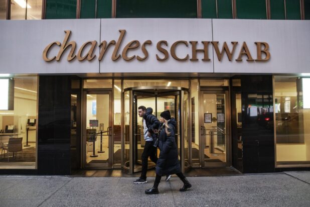 Does Charles Schwab Sell Gold and Silver? - World Magazine 2024